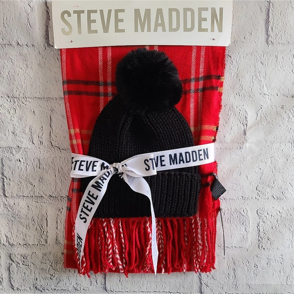 Steve Madden Faux Fur‎ Black Hat Plaid Scarf Gift Set NWT